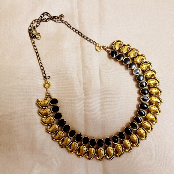 Necklace - Picture 4 of 9